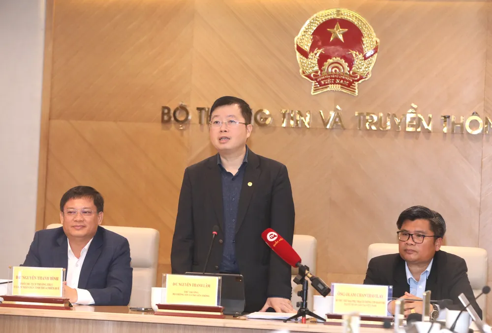 Thứ trưởng Bộ TT-TT Nguyễn Thanh Lâm phát biểu tại cuộc họp báo