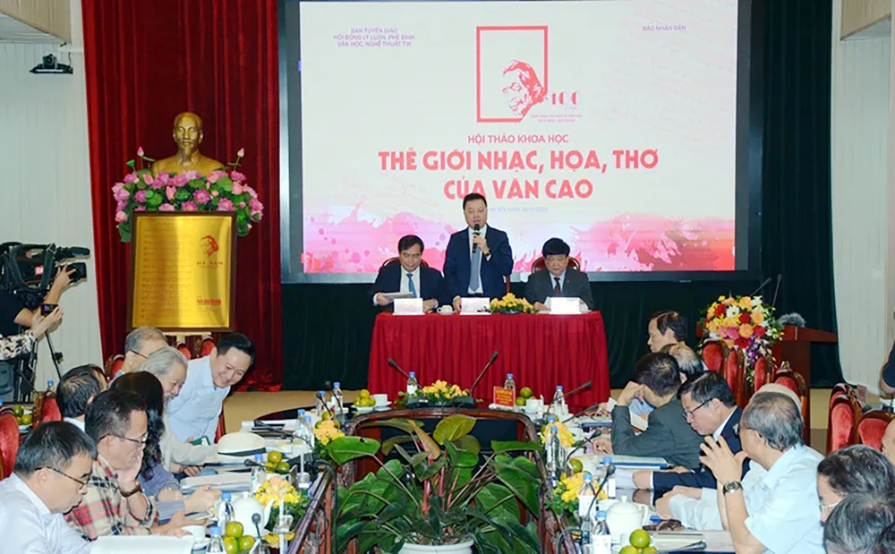 Tổng Biên tập Báo Nhân Dân Lê Quốc Minh phát biểu kết luận hội thảo