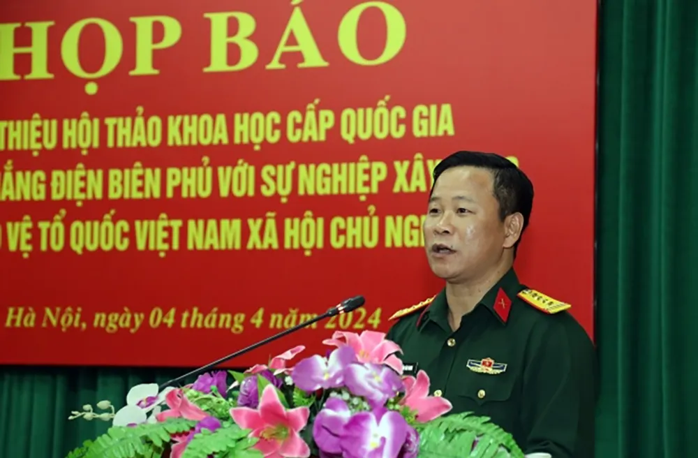 Hop bao Bo QP - 70 nam DBP 2.jpg