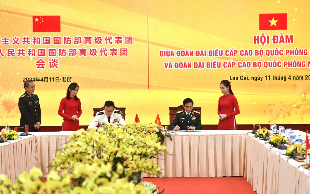 Anh hoii dam Quoc phong VIet - Trung 5.jpg