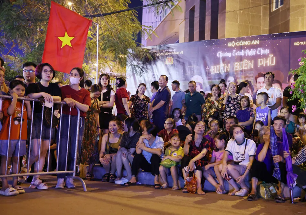 Anh cau truyen hinh 10.jpg