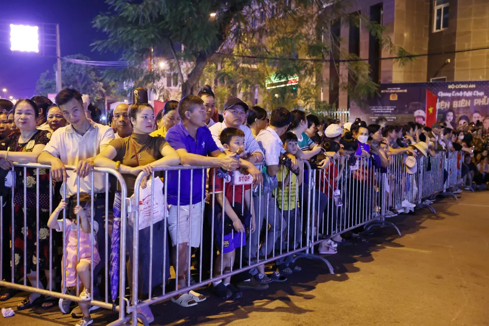 Anh cau truyen hinh 11.jpg