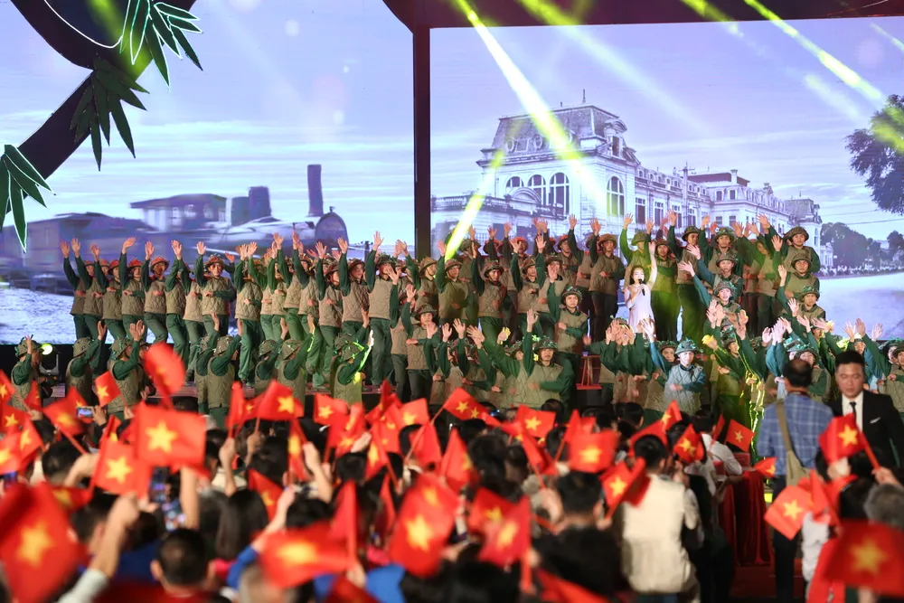 Anh cau truyen hinh 15.jpg