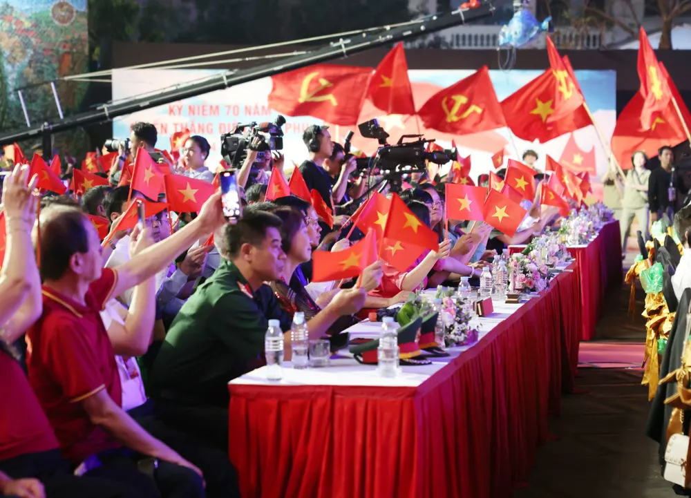 Anh cau truyen hinh 2.jpg