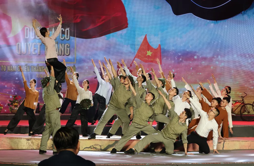 Anh cau truyen hinh 5.jpg