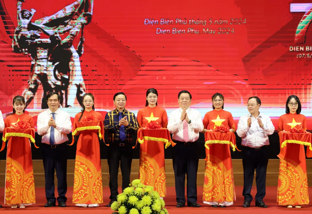 Khai trung TTTBC 2.jpg