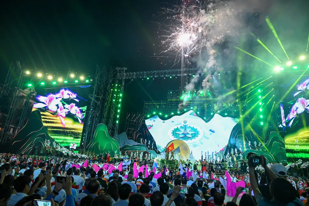 Chuong trinh nghe thuat 8.jpg