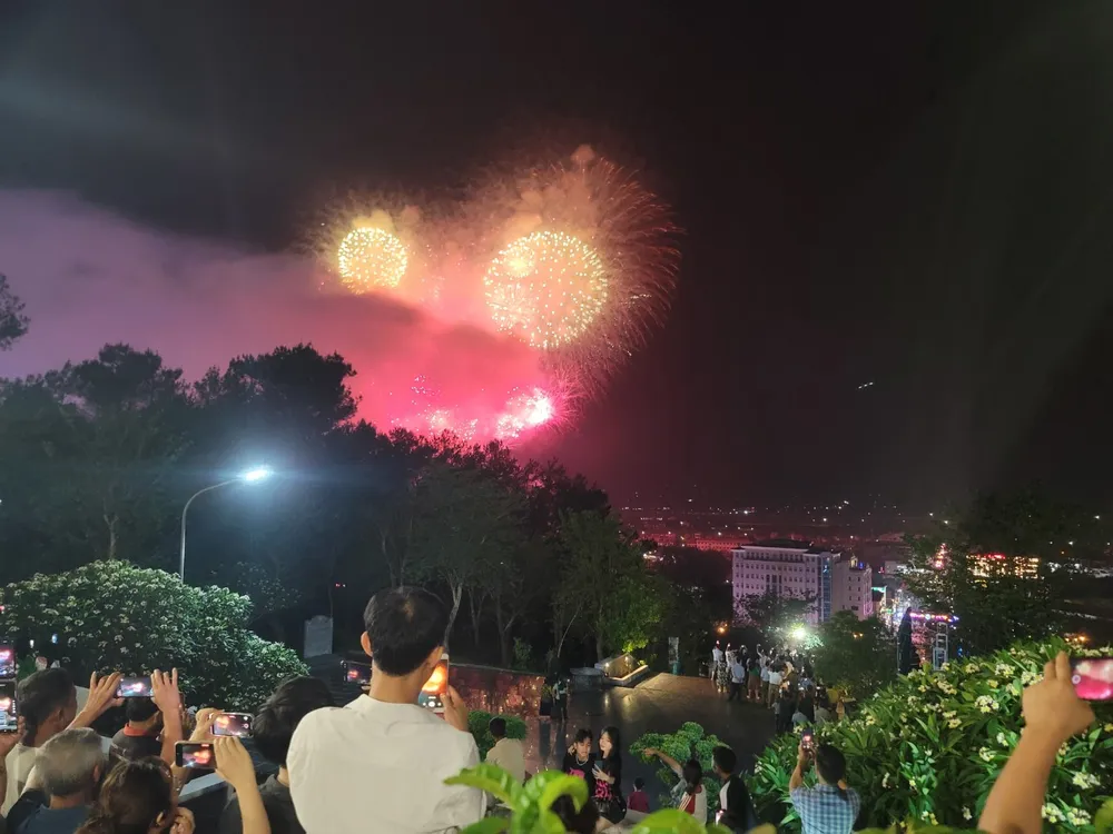 Chuong trinh nghe thuat 9.jpg