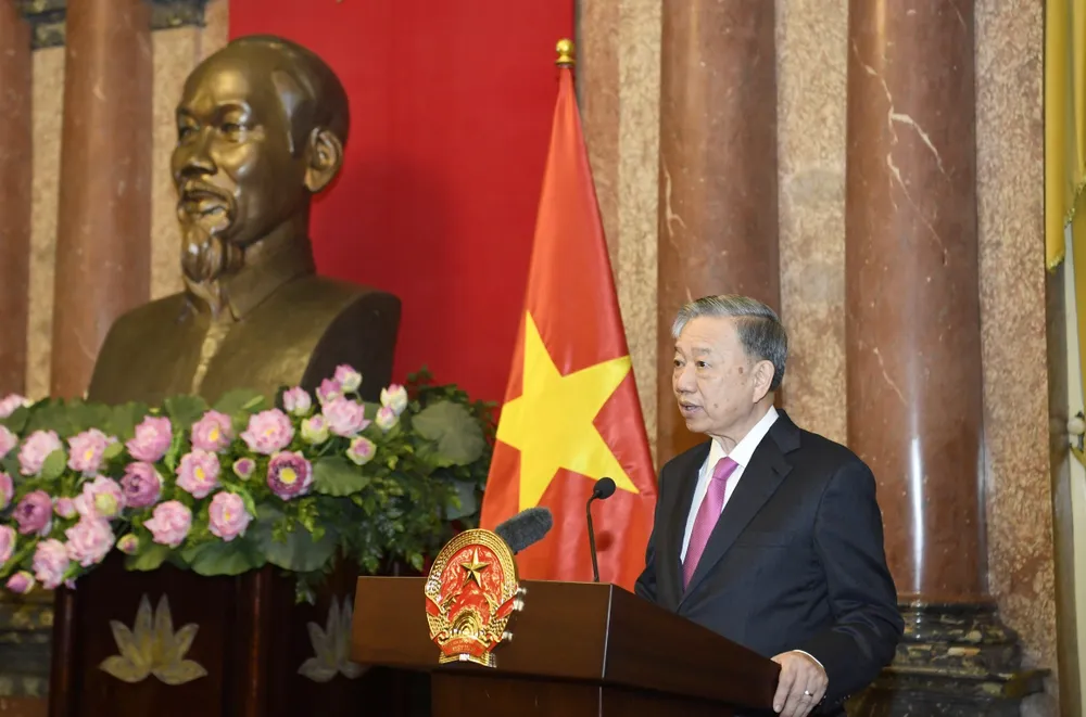 Anh bo nhiem CN Tong cuc chinh tri 1.jpg