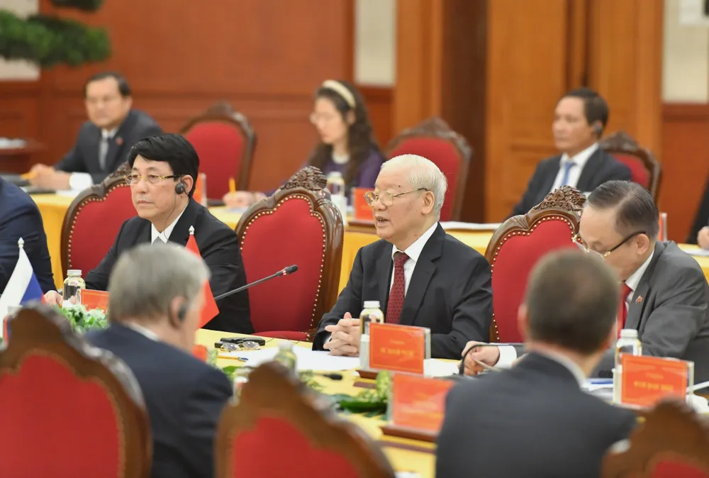 Anh hoi dam voi TBT 2.jpg