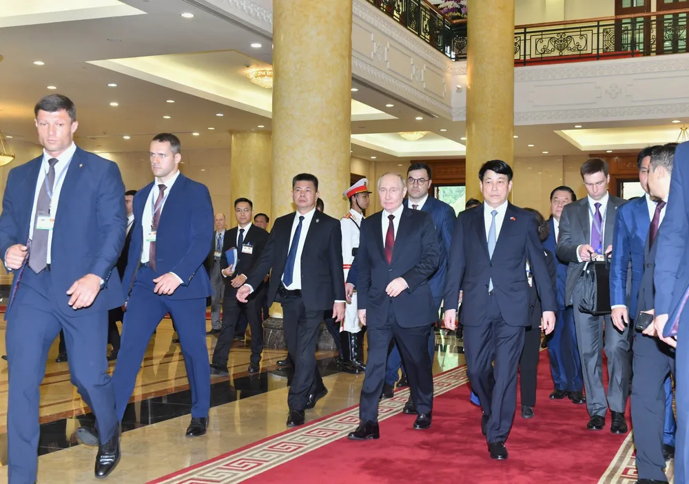 Anh hoi dam voi TBT 5.jpg