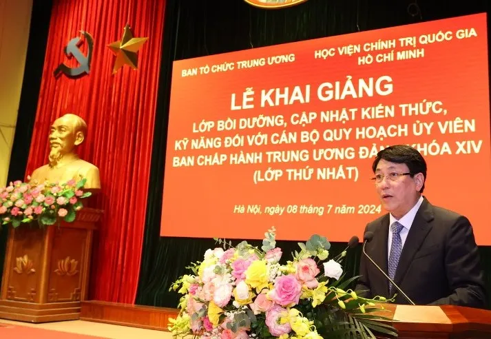 Anh khai giang lop boi duong 1.jpg