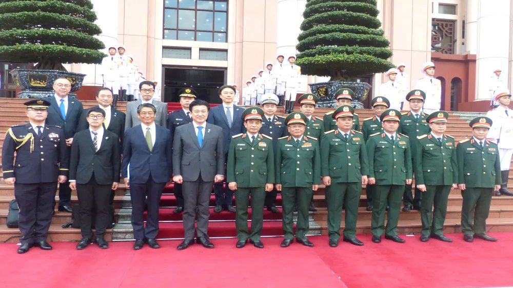 Bo truong QP Nhat Ban 7.JPG