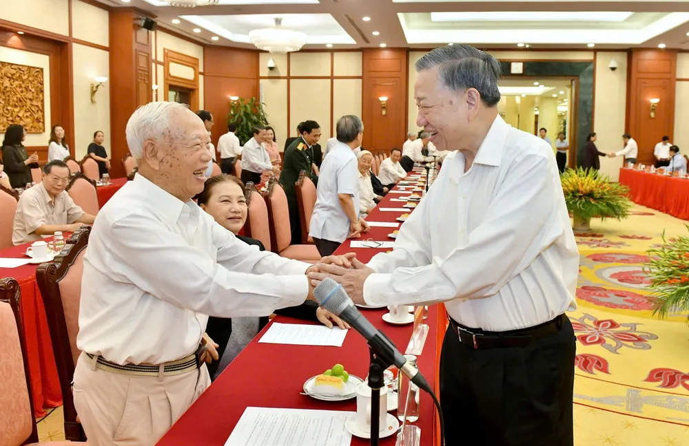 Bo CT- Ban BT gap mat 3.jpg