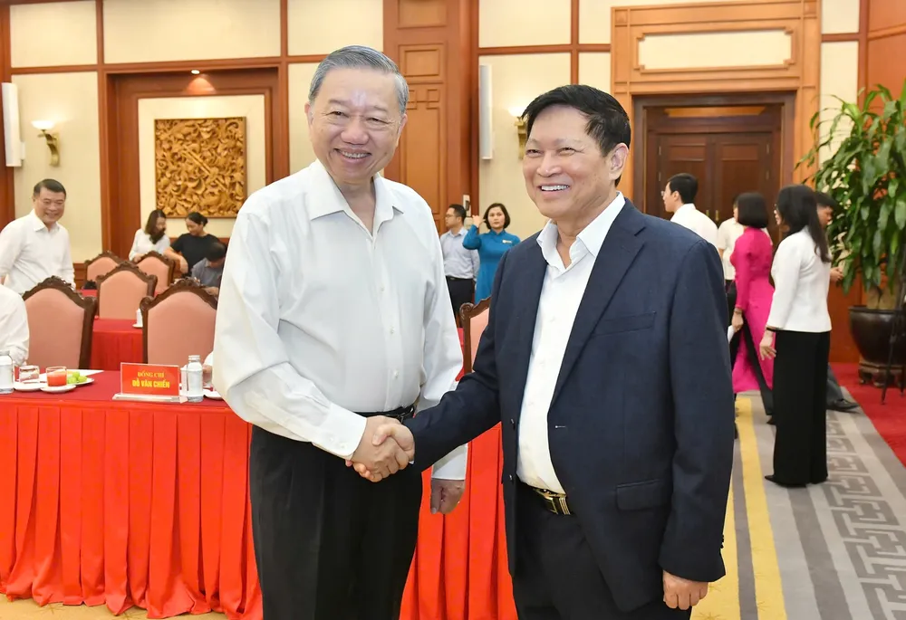 Bo CT- Ban BT gap mat 4.jpg