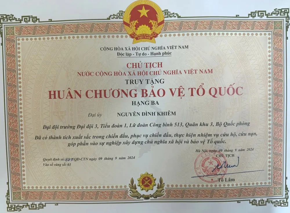 Huan chuong hang Ba.jpg