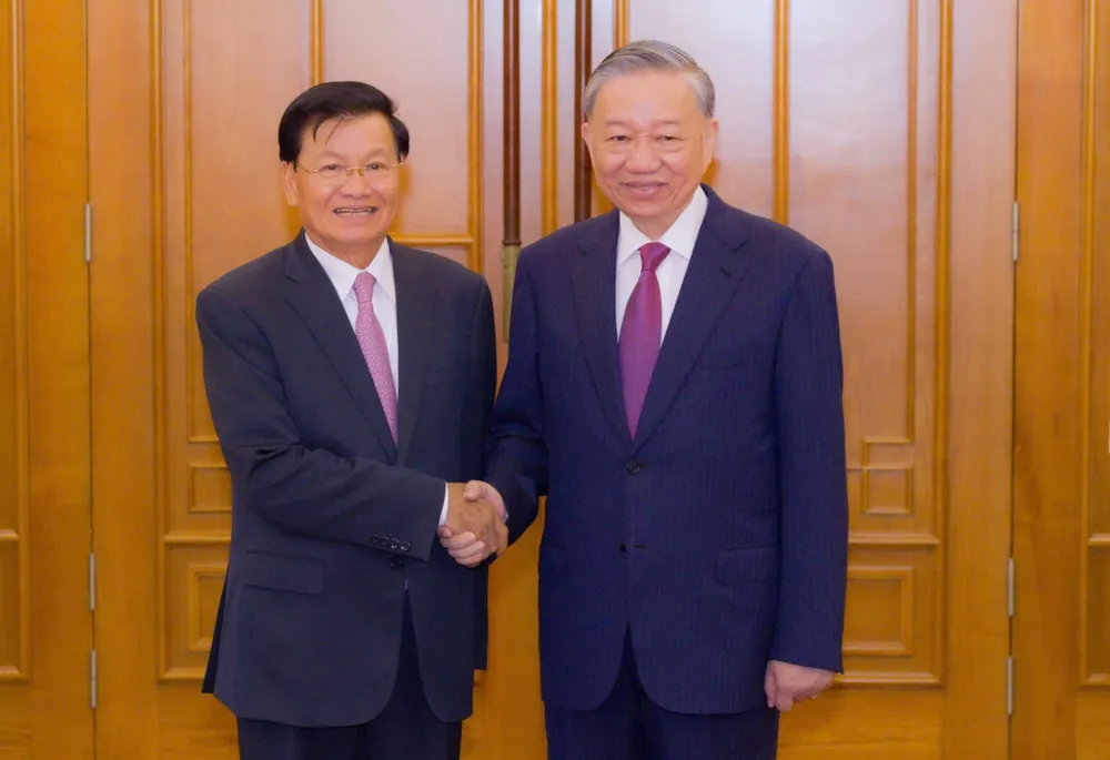 Anh hoi dam cap cao Viet - Lao 1.jpg