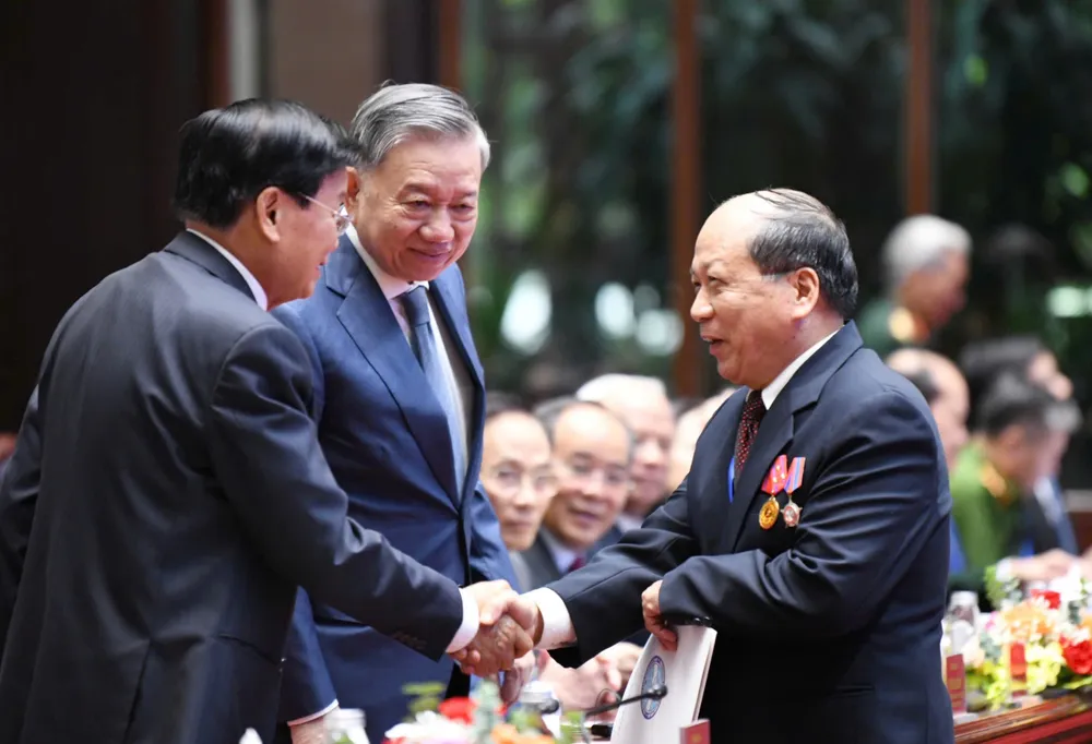 TBT-CTN Lao gap go chuyen gia VN 4.jpg