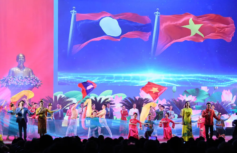 TBT-CTN Lao gap go chuyen gia VN 7.jpg