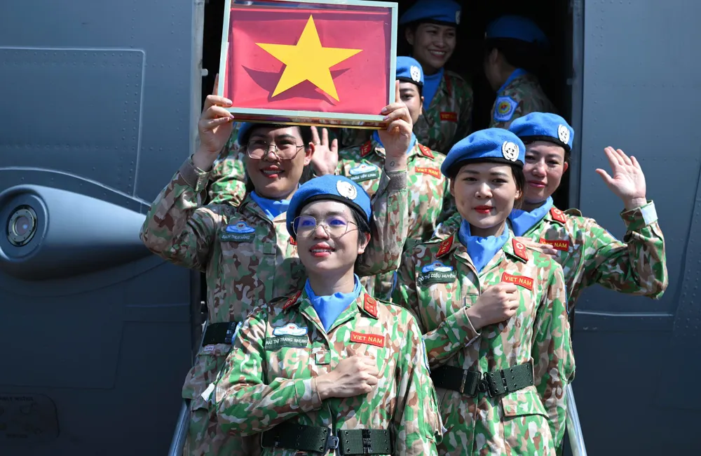 Anh xuat quan lam nhiem vu GGHB LHQ 1.jpg