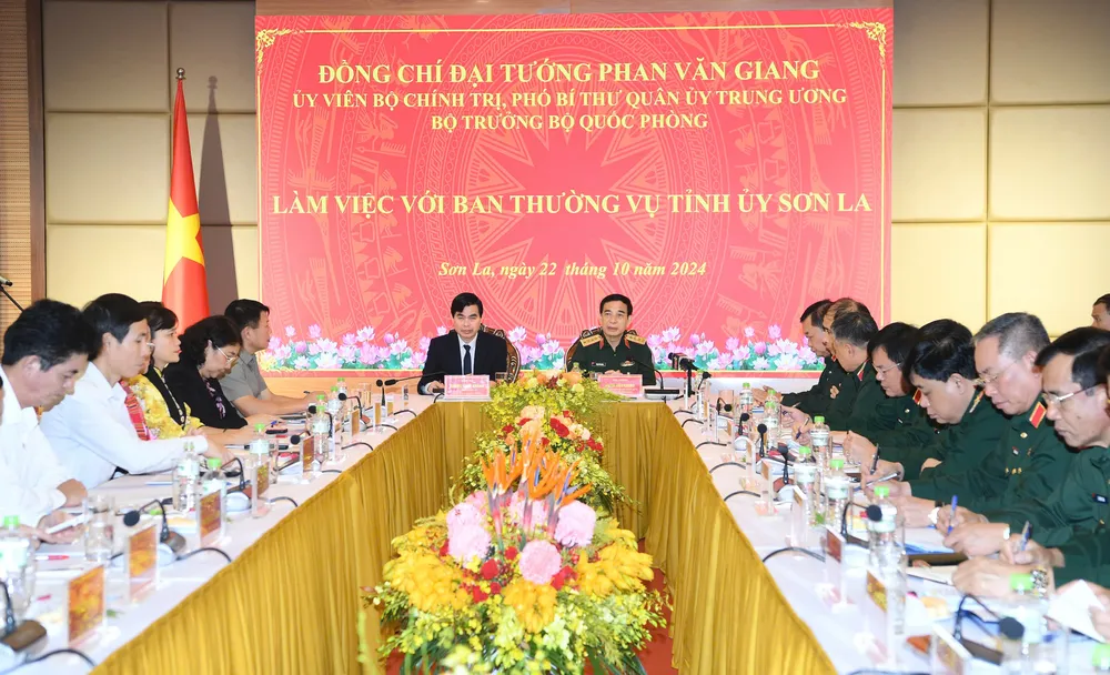 Giao luu QP Viet - Lao 1.jpg