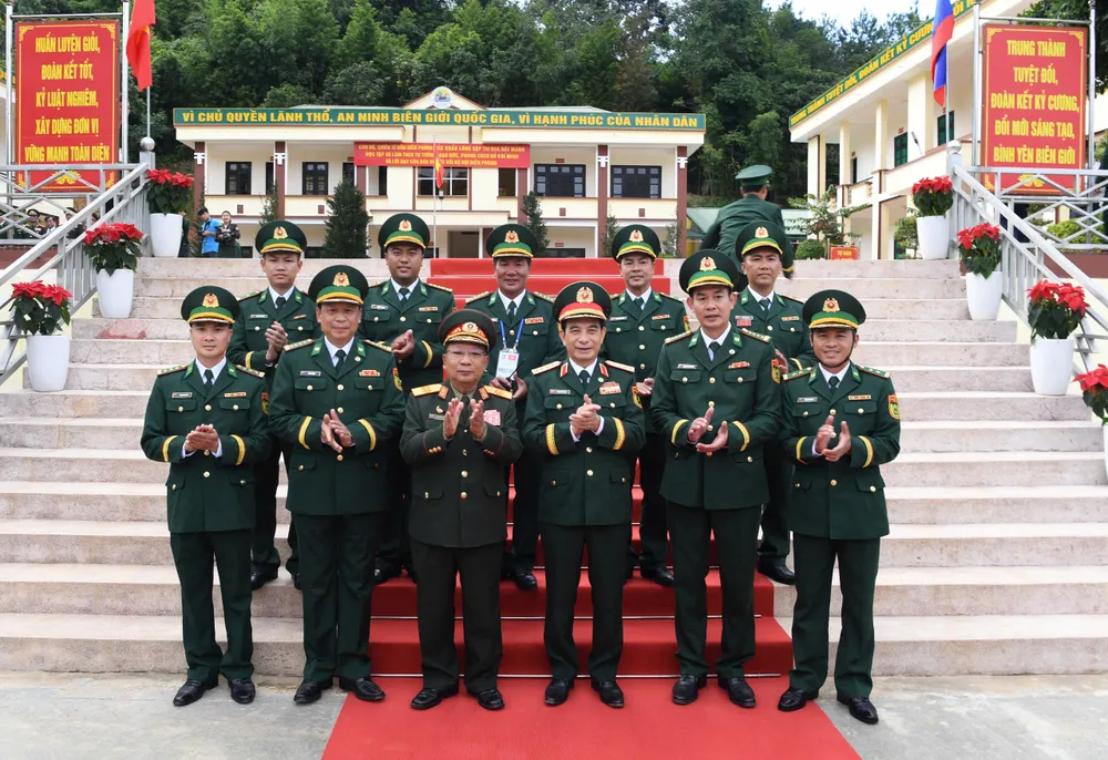 Giao luu QP Viet - Lao 17.jpg