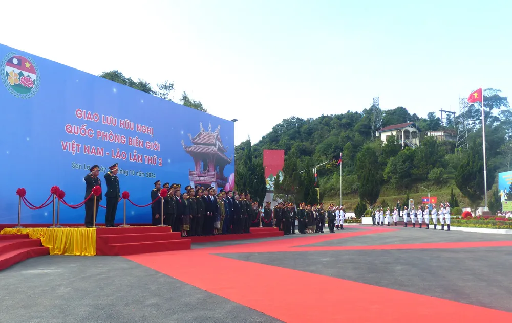 Giao luu QP Viet - Lao 6.JPG