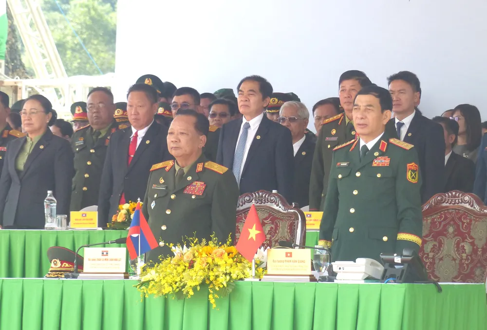 Giao luu QP Viet - Lao 9.JPG