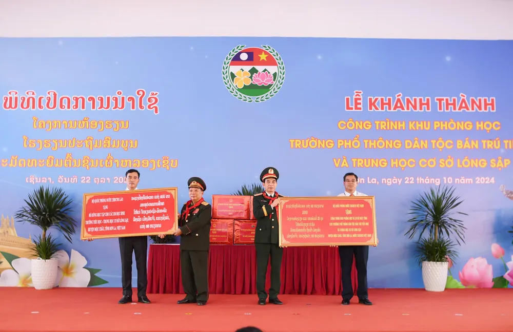 Hoi dam - Tang qua 3.jpg