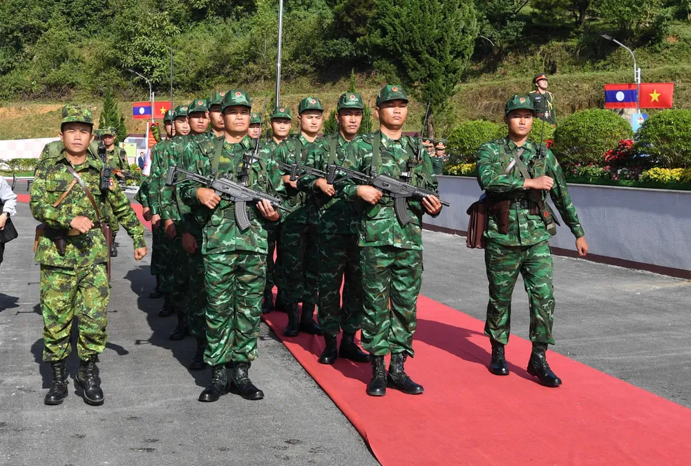 Giao luu QP Lao - Viet 14.jpg