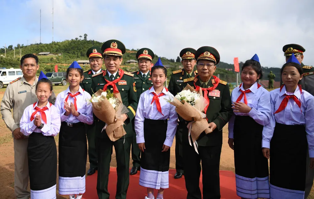 Giao luu QP Lao - Viet 3.jpg