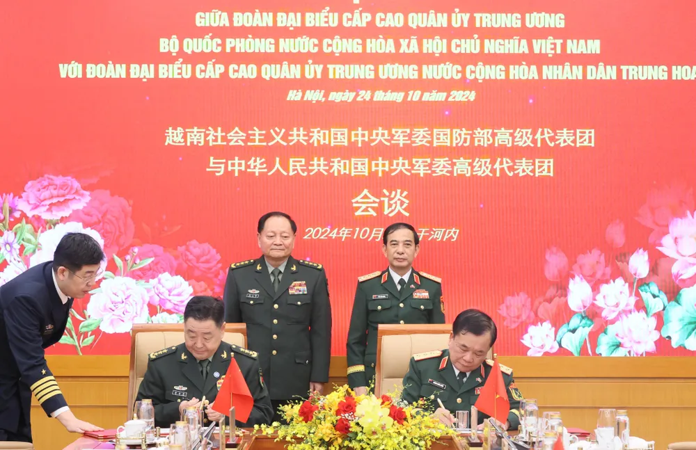 Anh QP Viet - Trung 1.JPG