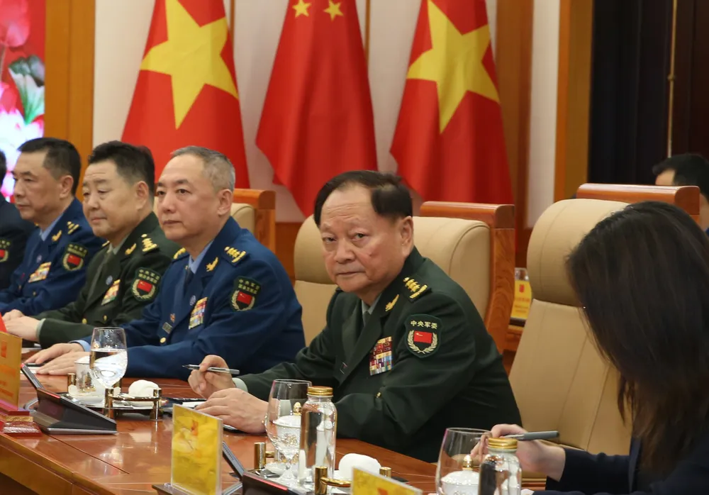 Anh QP Viet - Trung 3.JPG