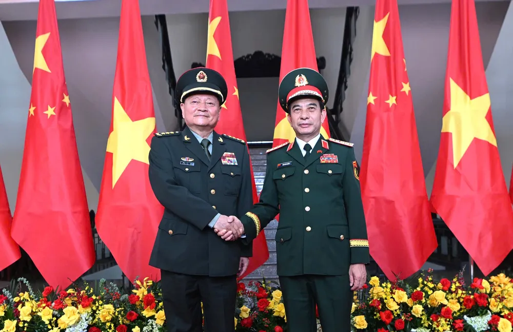 Anh QP Viet - Trung 5.jpg