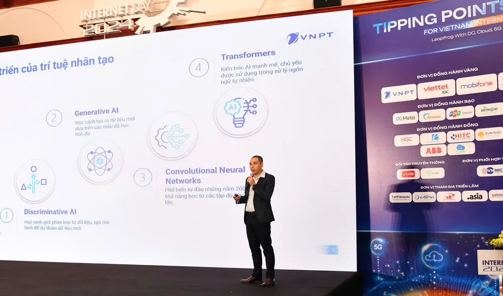 Đại diện VNPT tham gia tham luận tại Phiên toàn thể của sự kiện..jpg