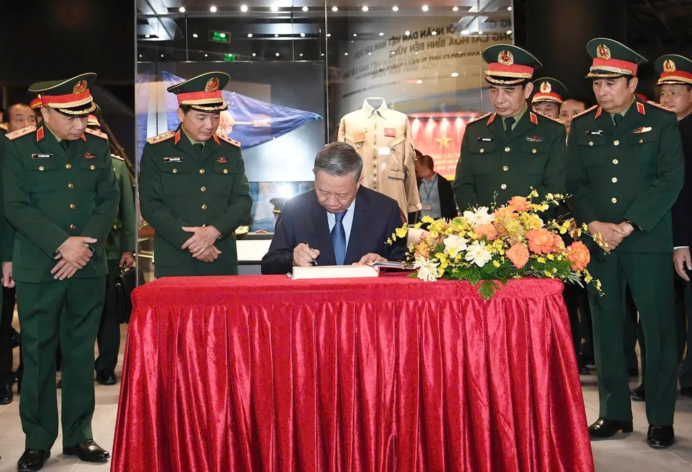 TBT To Lam tham Bao tang LSQSVN 7.jpg