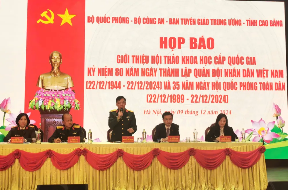 Anh hop bao hoi thao 2.jpg