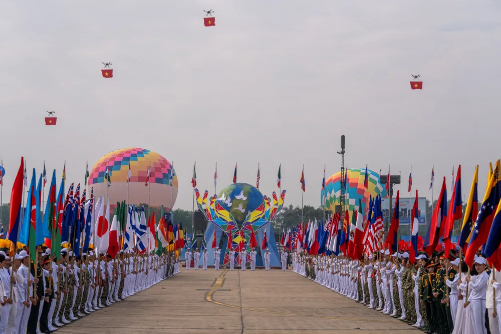 Tong duyet Trien lam QPVN 17.JPG