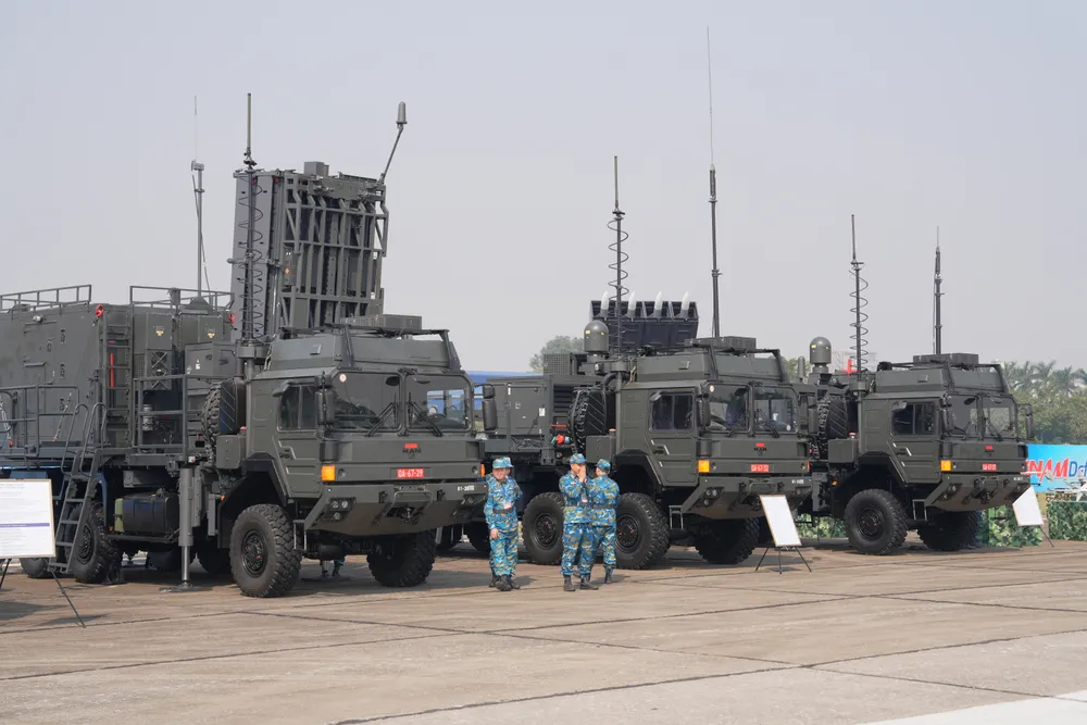 Tong duyet Trien lam QPVN  28.JPG