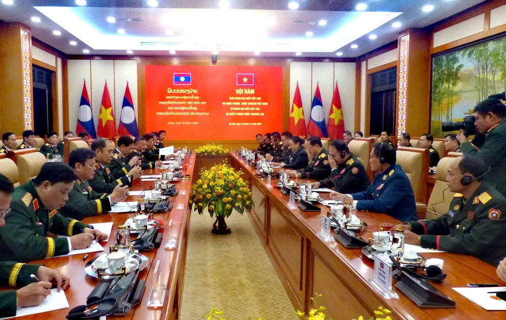 Bo truong  QP Lao tham VN 4.jpg