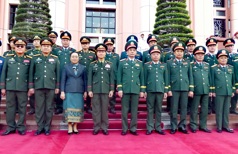 Bo truong  QP Lao tham VN 6.jpg