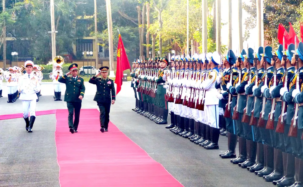 Bo truong  QP Lao tham VN 7.jpg