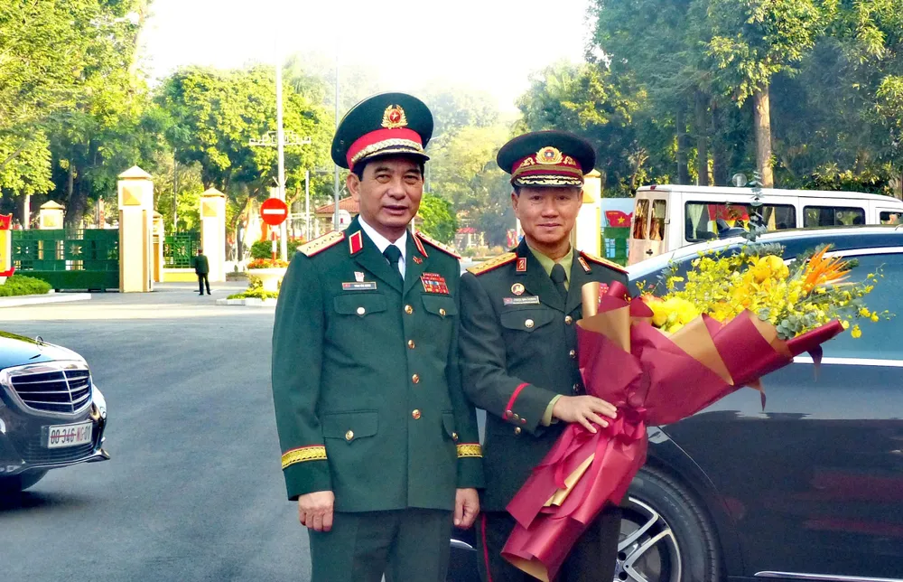 Bo truong  QP Lao tham VN 8.jpg