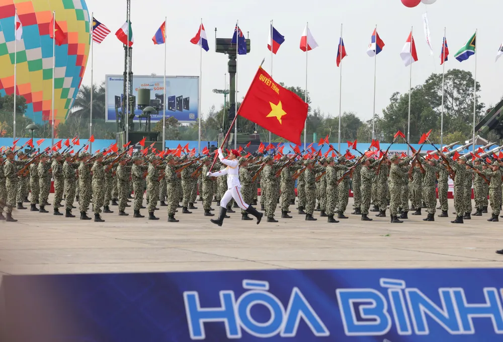 Anh Khai mac TLQP 10.jpg