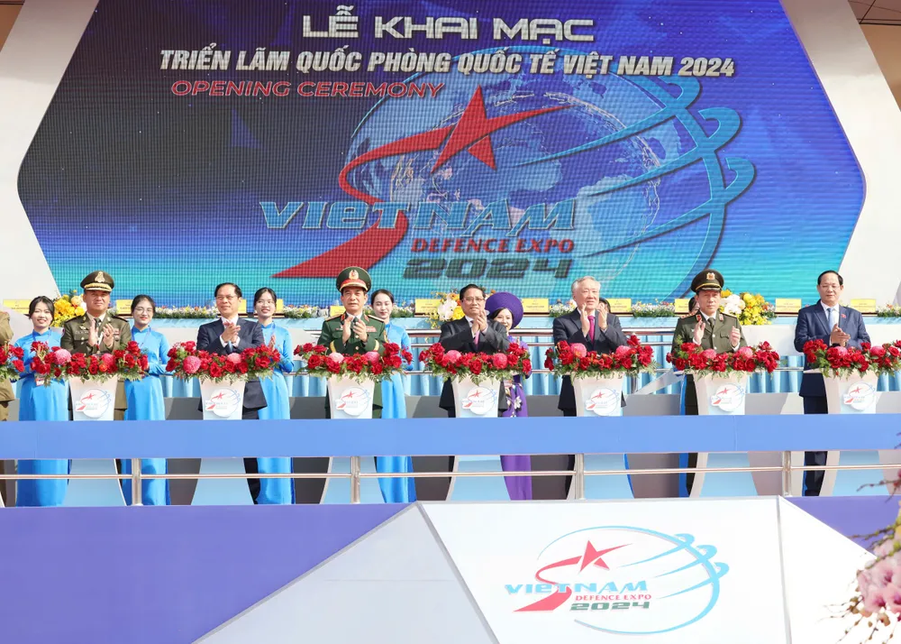 Thu tuong tham quan trien lam 7.jpg