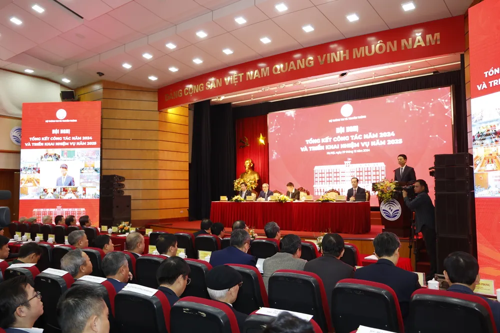 Quang canh hoi nghi Bo TTTT 2.JPG