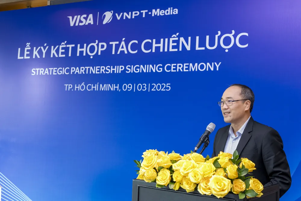 Ông Vũ Văn Triệu, Phó tổng giám đốc VNPT-Media phát biểu tại buổi lễ ký kết.jpg