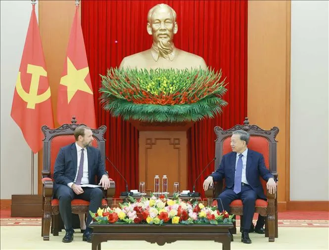 TBT tiep Tap doan Pacifico Energy - TTXVN.jpg