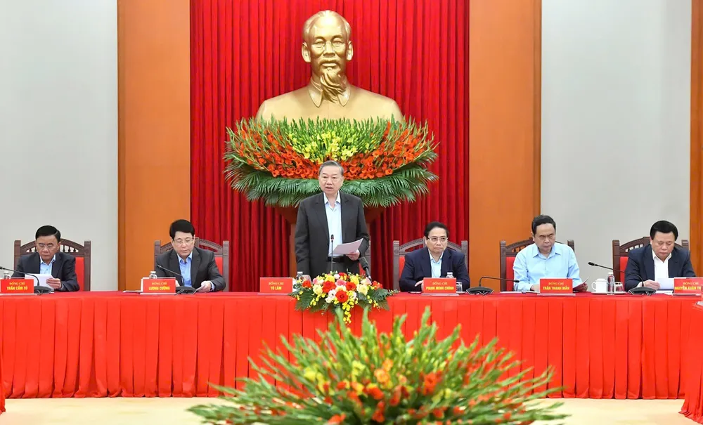 TBT lam viec To Van kien 3.jpg