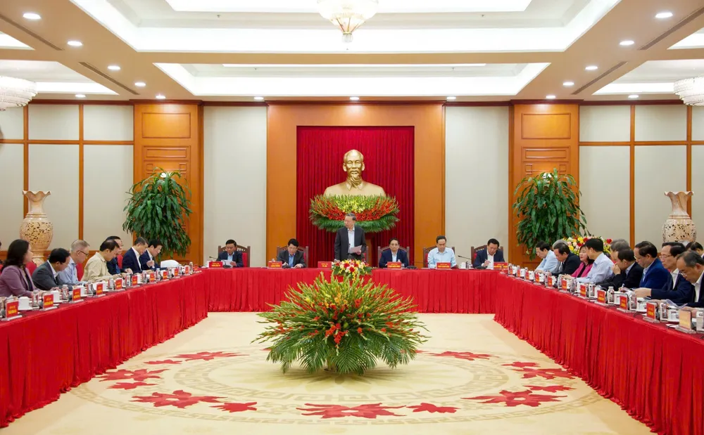 TBT lam viec To Van kien 4.jpg